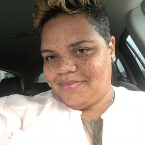 Meet your Posher, Alicia